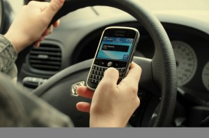 khong-luot-facebook-khi-lai-xe