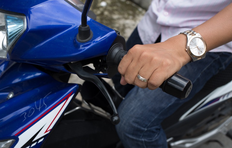 hướng dẫn lái xe côn tay