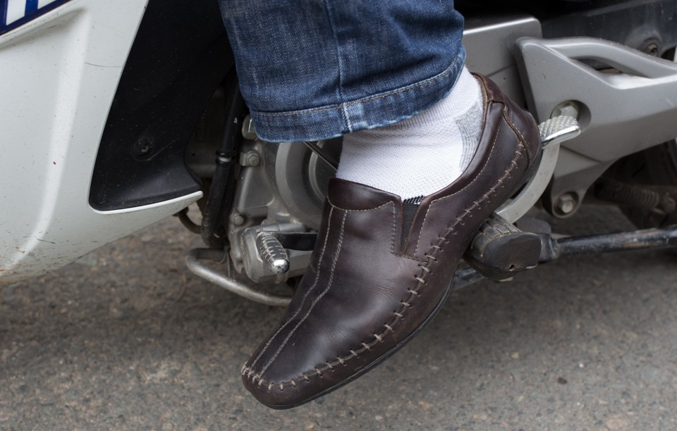 hướng dẫn lái xe côn tay chi tiết uy tín