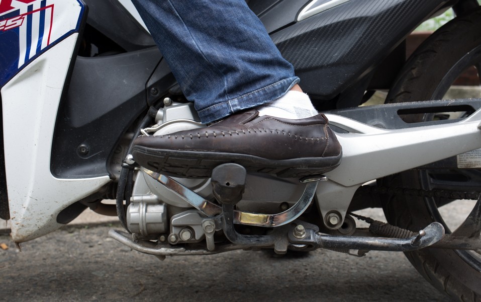 hướng dẫn lái xe côn tay rẻ nhất